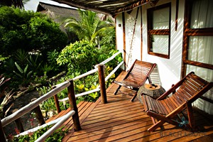 Deluxe Bungalow (2)