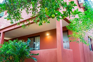 King Bedroom (Balcony)