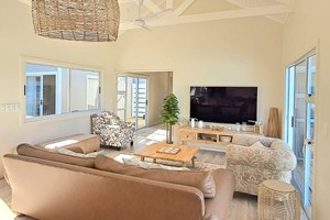 10. Lounge3