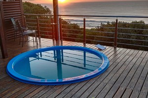 Seascape Beach Villa Splash Pool (1)