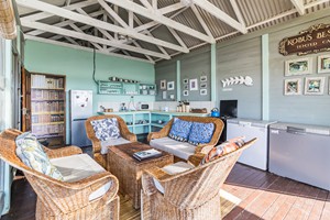 Treetop Haven Beach Villa 2025 - Lounge Kitchen