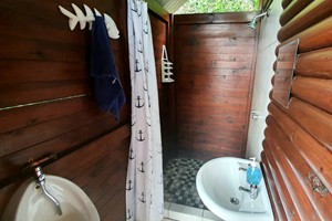 Treetop Haven Beach Villa 2025 - Shower, Basin, Urinal